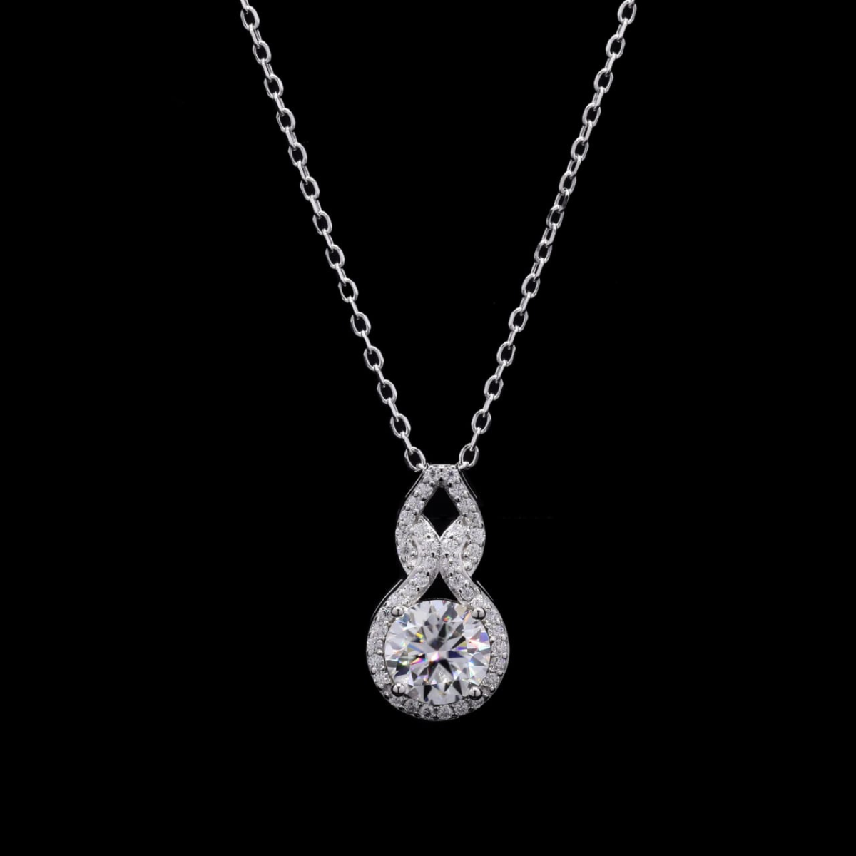 One Petal Moissanite Pendant