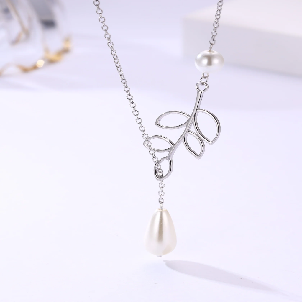 Dainty Leaf Pearl Pendant